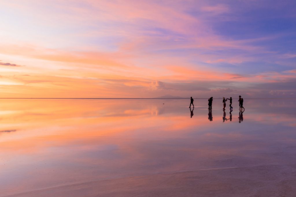 一生に一度は行きたいボリビア ウユニ塩湖で鏡張りの絶景写真を撮ろう 海外旅行のスカイクルートラベル