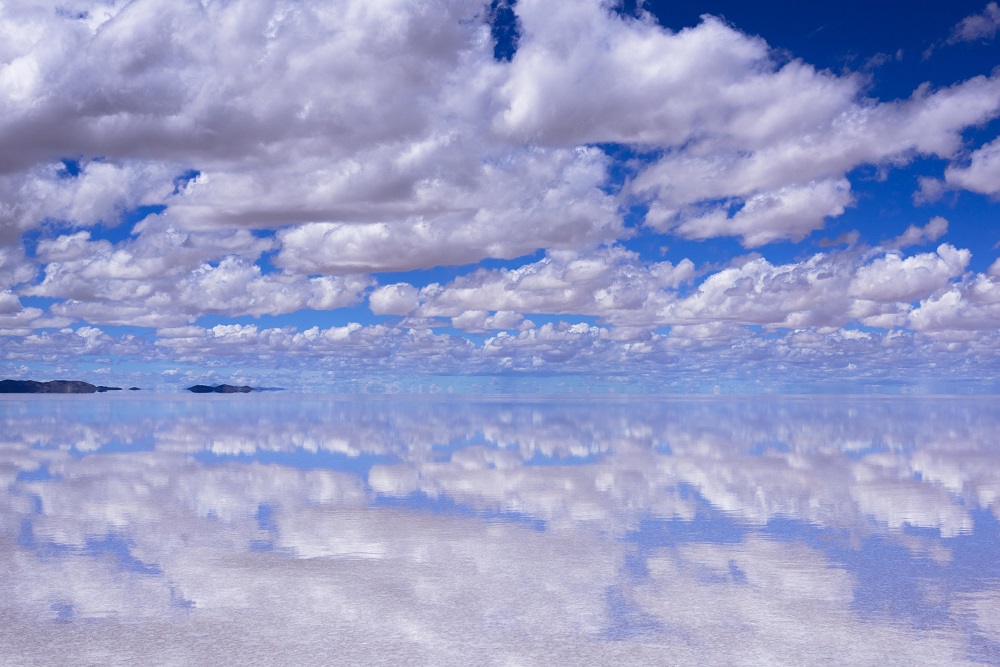 一生に一度は行きたいボリビア・ウユニ塩湖で鏡張りの絶景写真を撮ろう