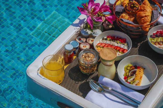 フローティングブレックファスト