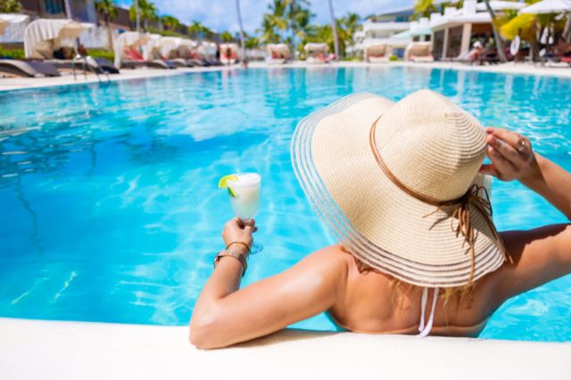 プールサイドバー