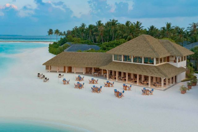 Emerald Faarufushi Resort & Spa
